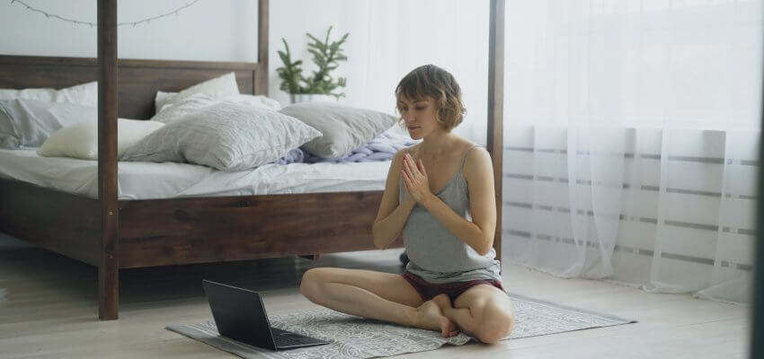 praktyka jogi w domu